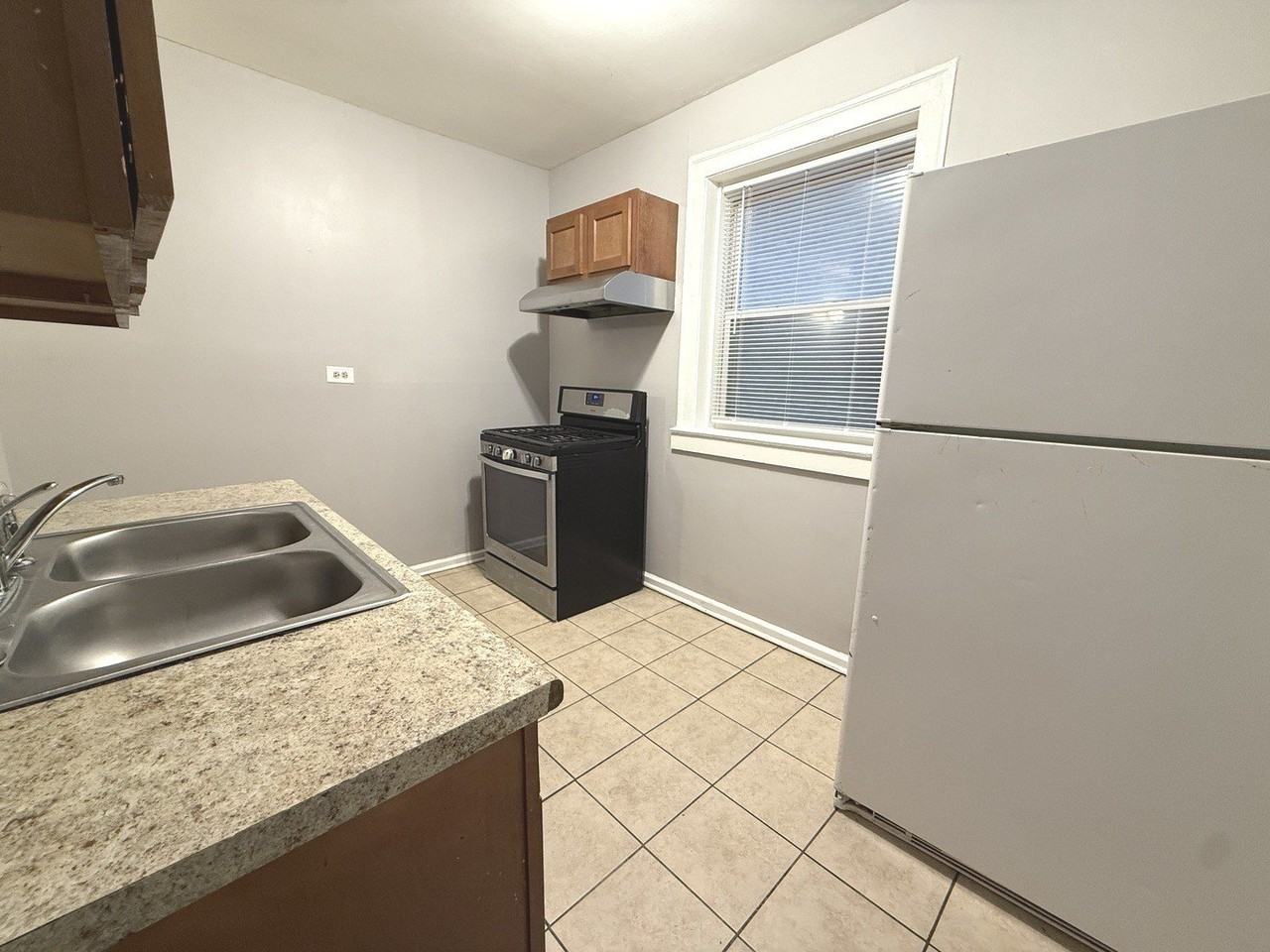 7617 S Kingston Ave Apt 1a - Photo 6 of 13