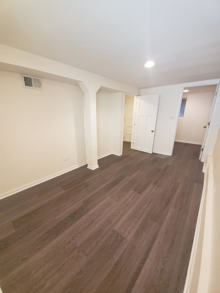 2139 W Belmont Ave Apt G - Photo 6 of 8