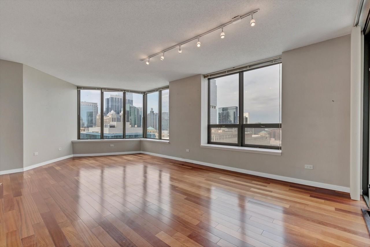 400 N La Salle Dr Apt 3208 - Photo 2 of 32