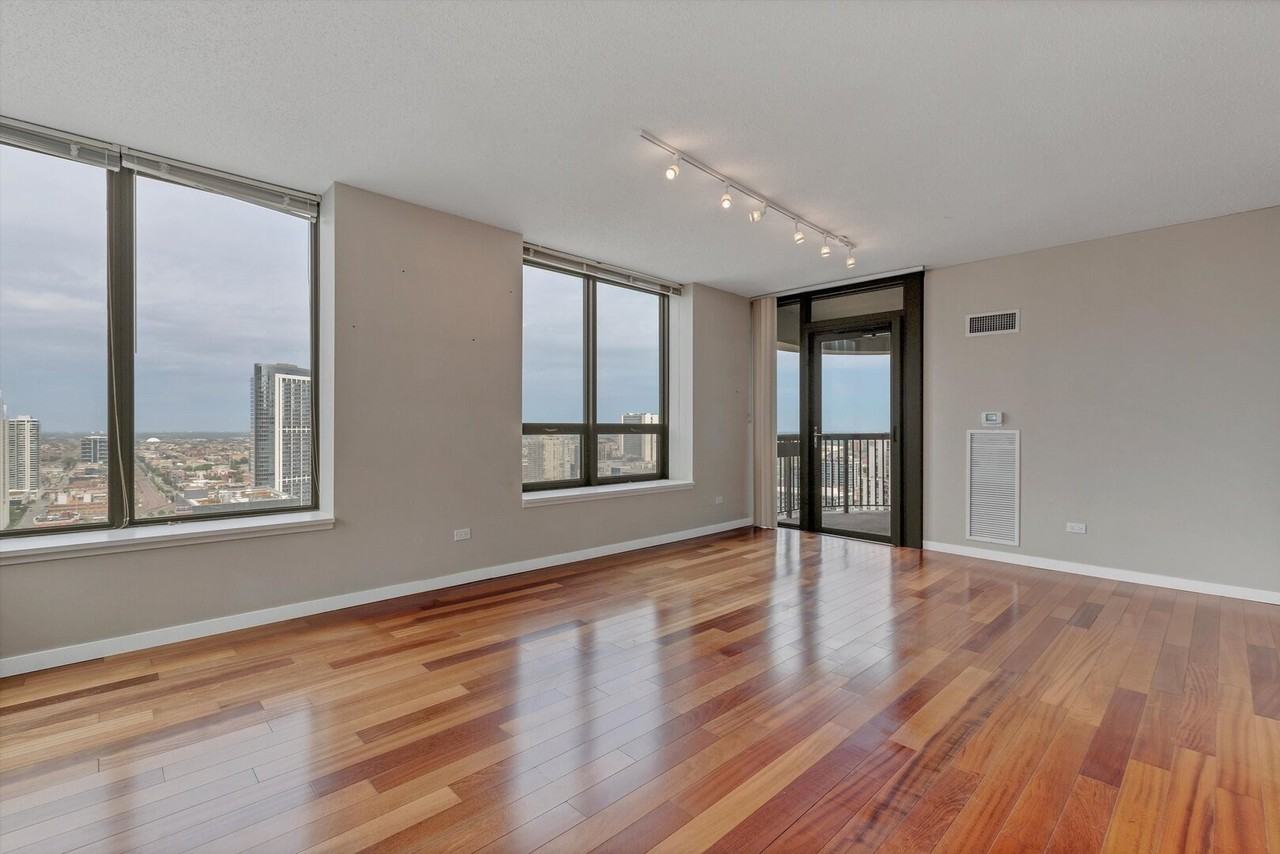 400 N La Salle Dr Apt 3208 - Photo 3 of 32