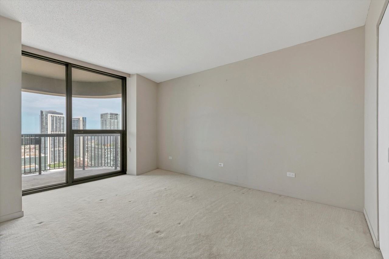 400 N La Salle Dr Apt 3208 - Photo 7 of 32