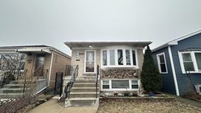 4819 W Winnemac Ave - Photo 1 of 1