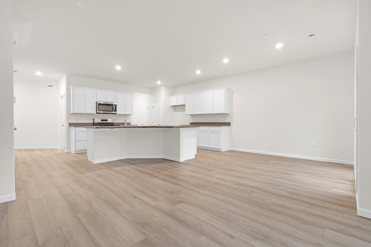 5913 Hawkweed Dr - Photo 4 of 20