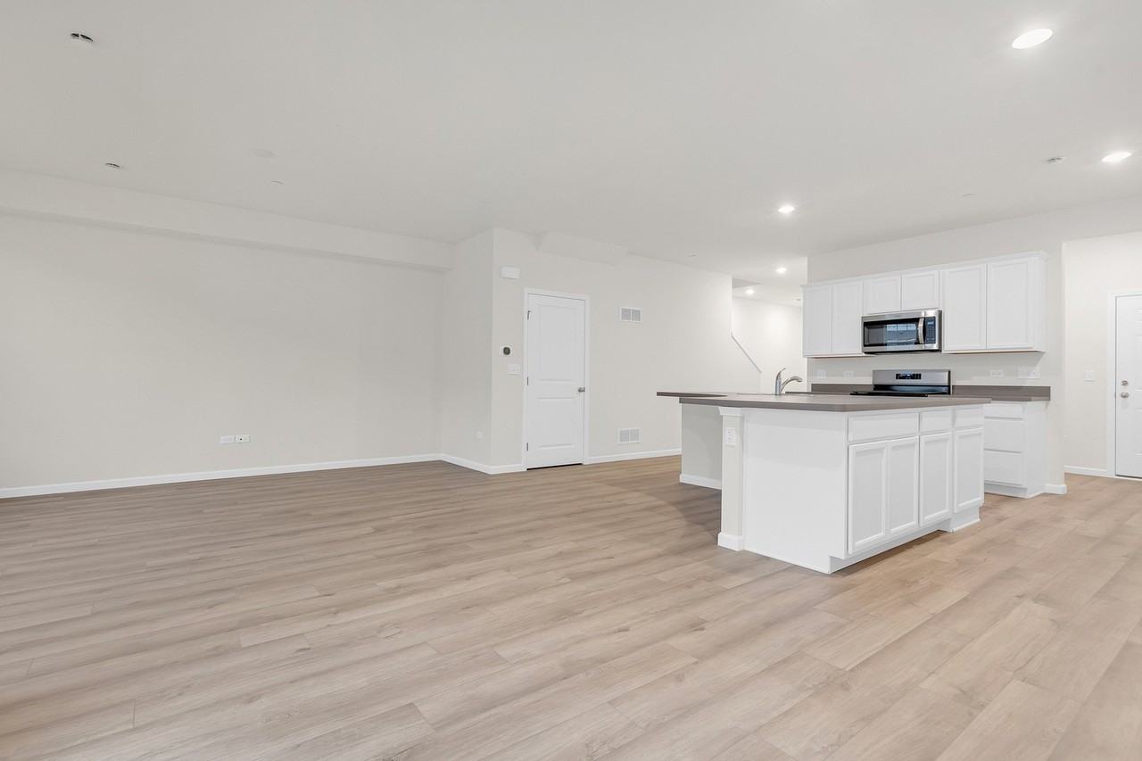 5913 Hawkweed Dr - Photo 5 of 20