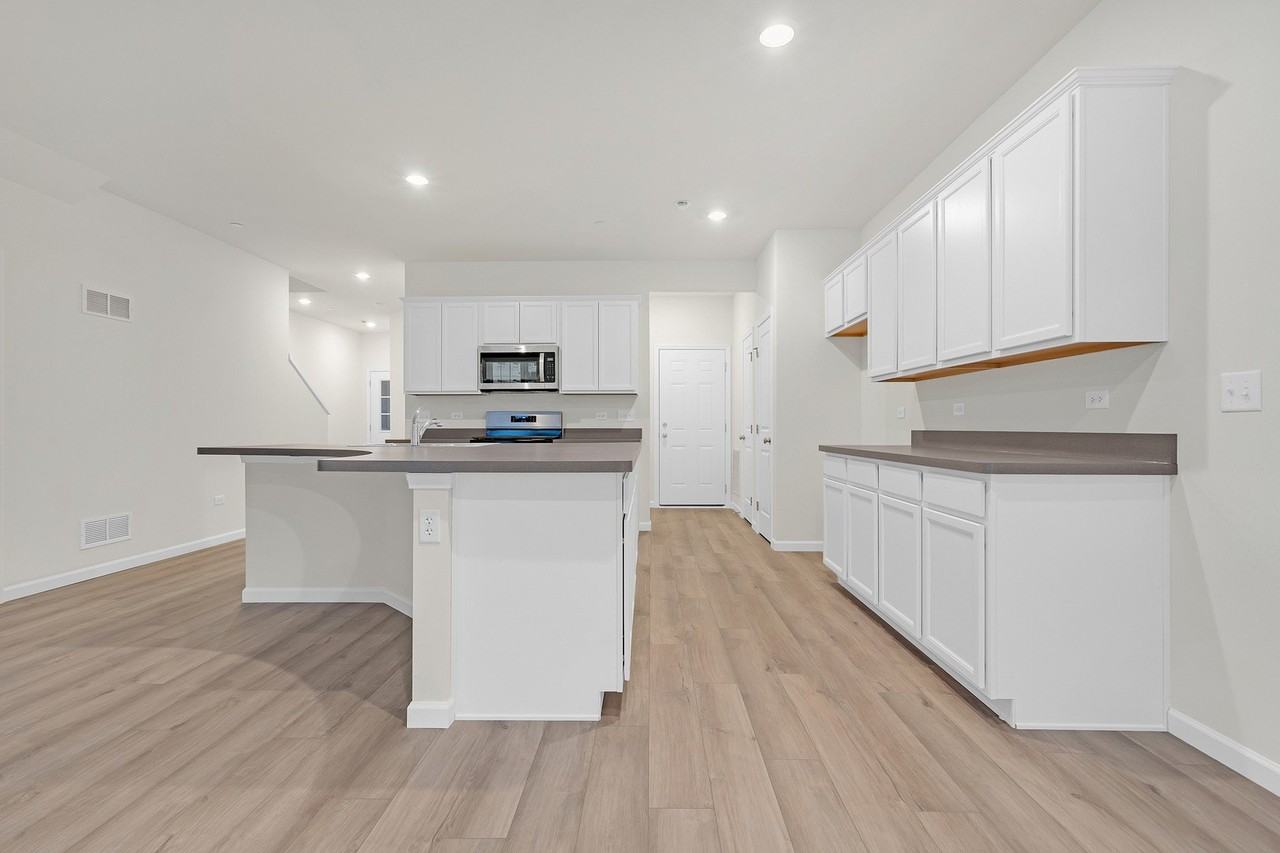 5913 Hawkweed Dr - Photo 6 of 20