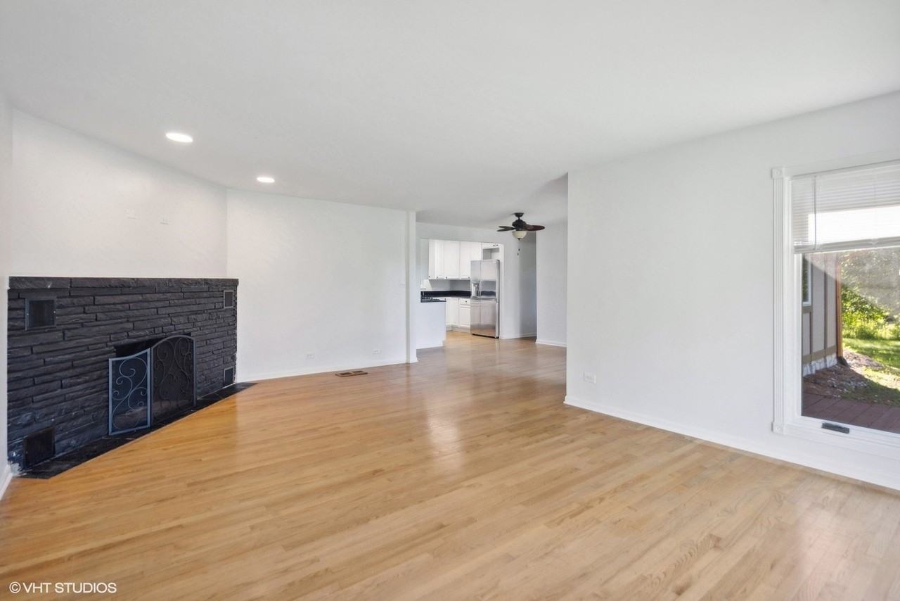 2897 87th St - Photo 3 of 21