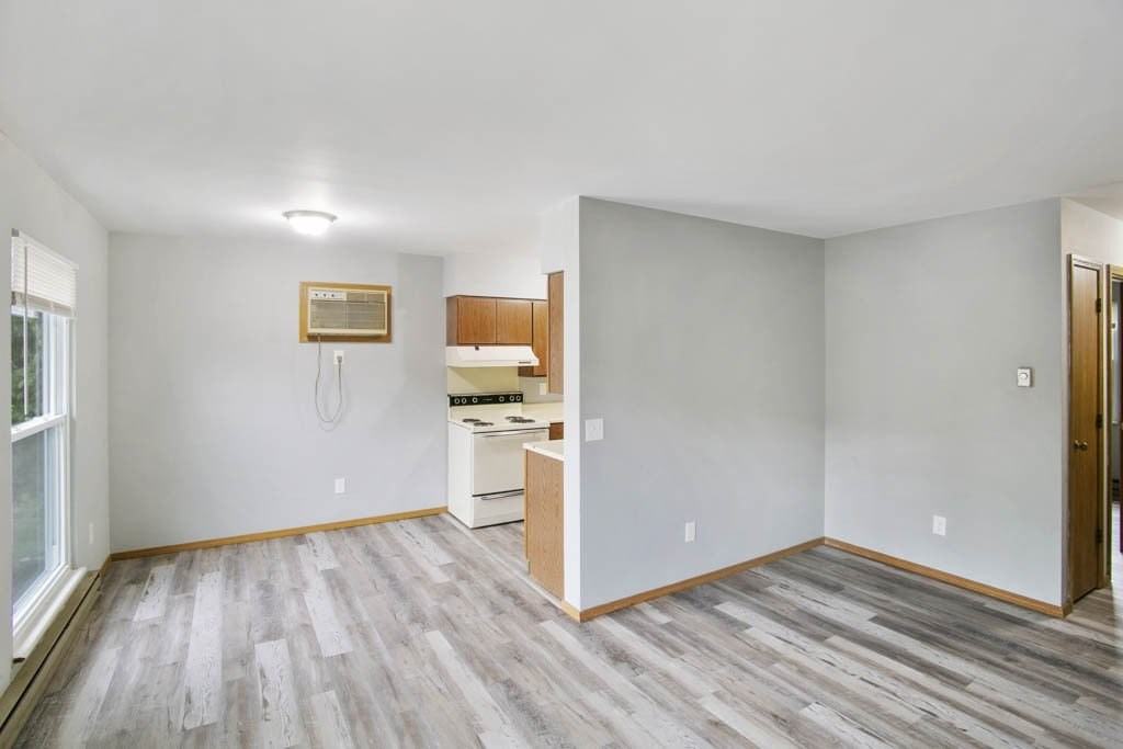 405 E Reed St Apt 13 - Photo 5 of 9