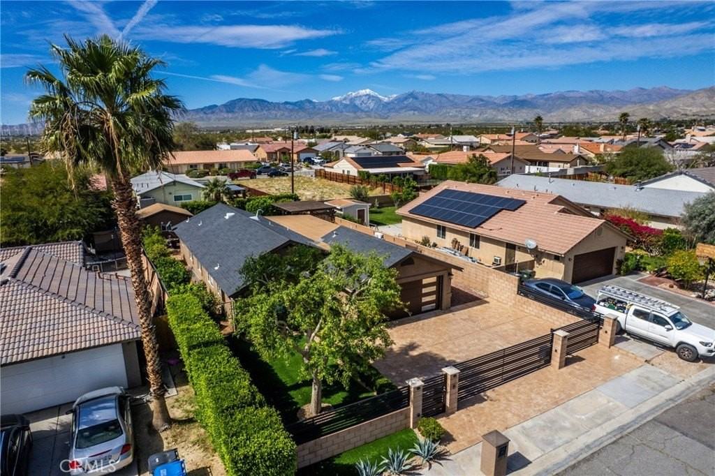 13815 Del Ray Ln - Photo 4 of 43