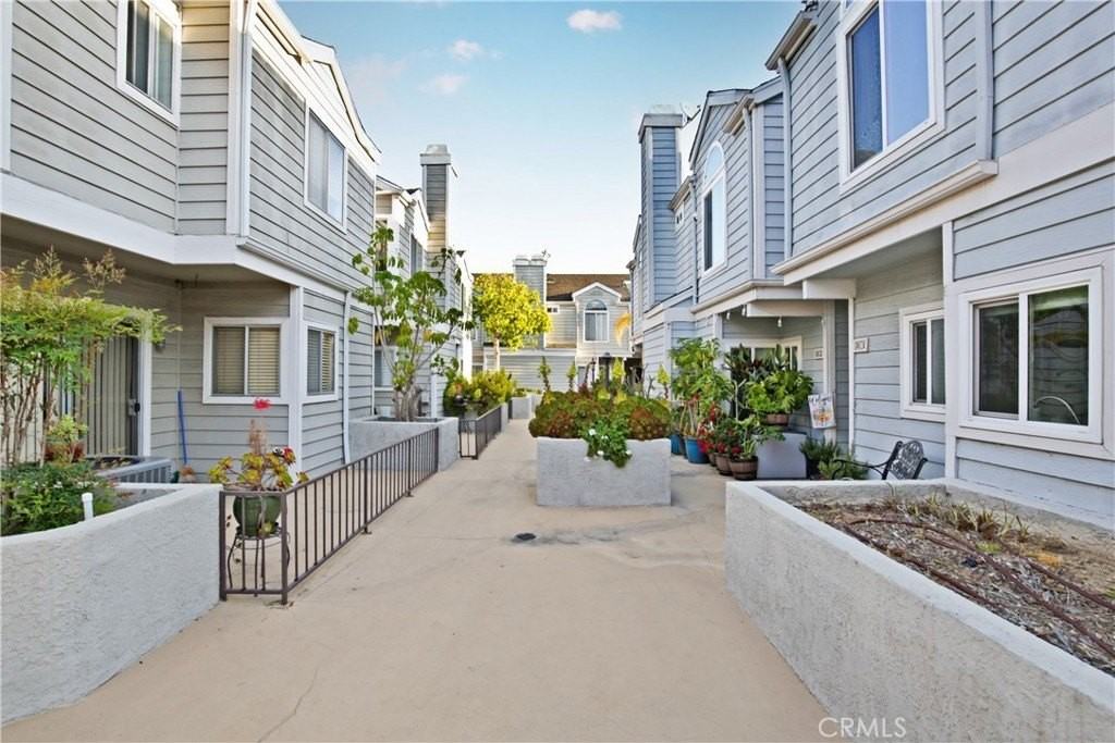 260 Victoria St #32 - Photo 2 of 34