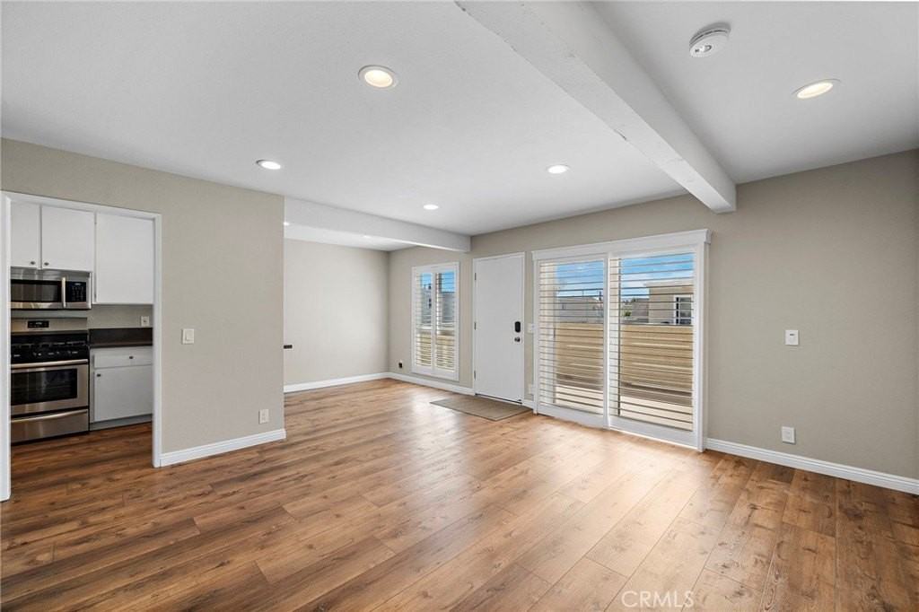 77 Golden Glen St #4 - Photo 5 of 24