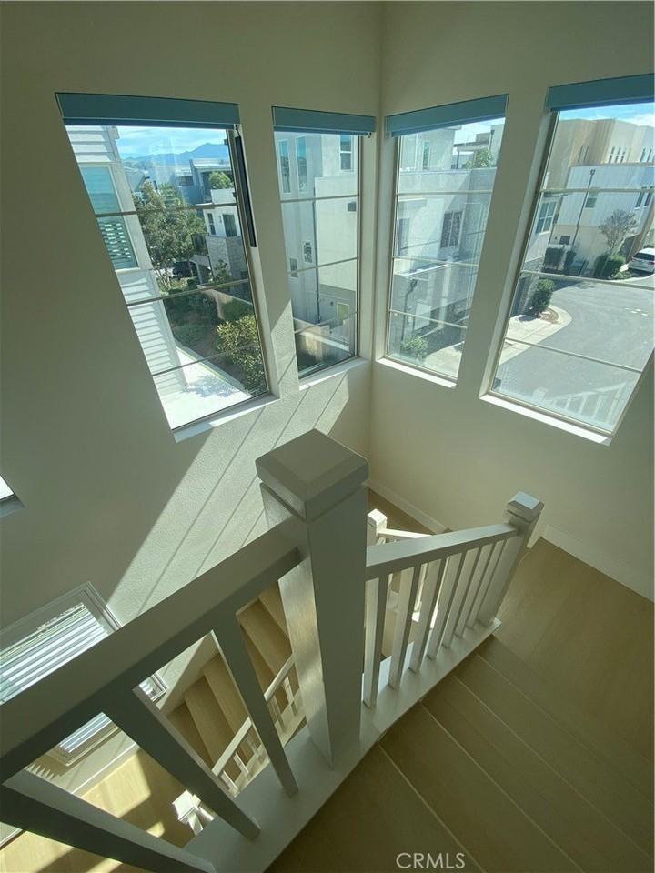 104 Spectacle - Photo 3 of 21