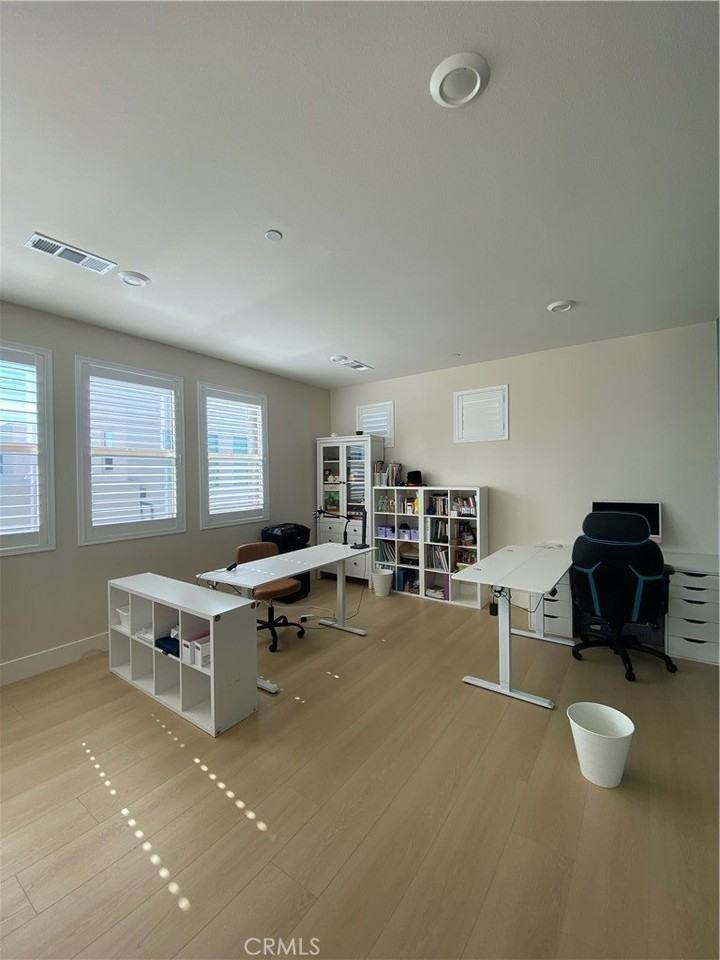 104 Spectacle - Photo 6 of 21