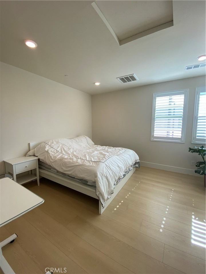 104 Spectacle - Photo 7 of 21