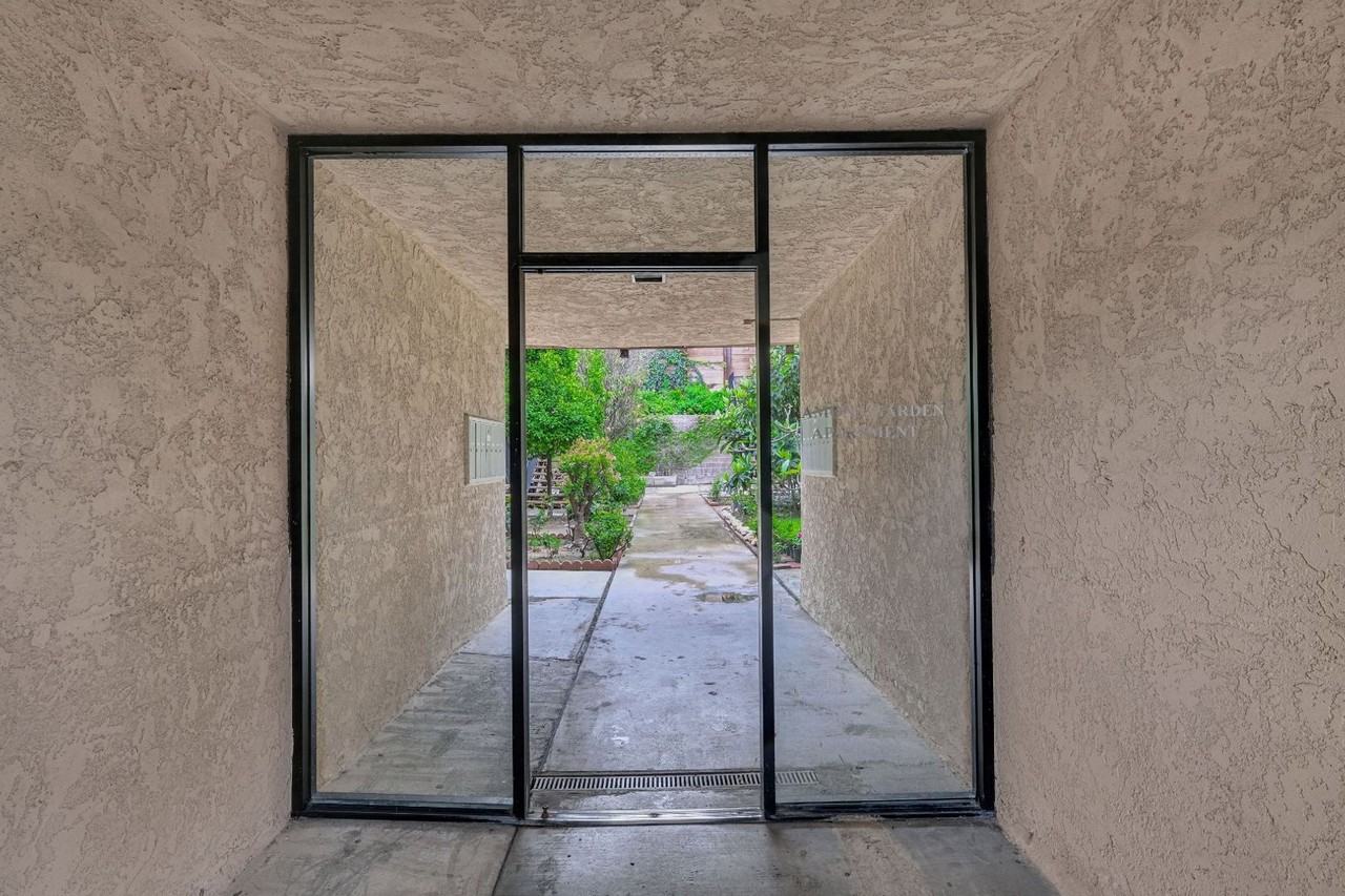 Ramona Garden Apartments - Photo 3 of 18