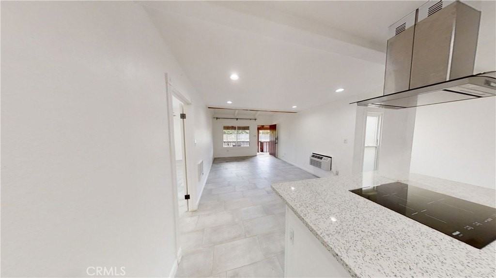 1030 W Macarthur Blvd #10 - Photo 5 of 21