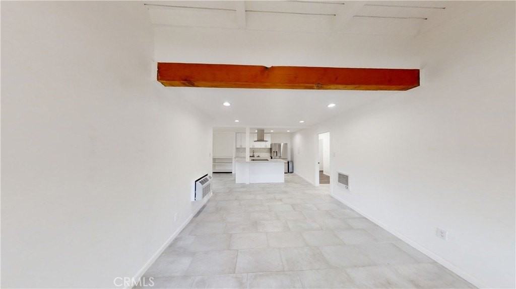 1030 W Macarthur Blvd #10 - Photo 6 of 21