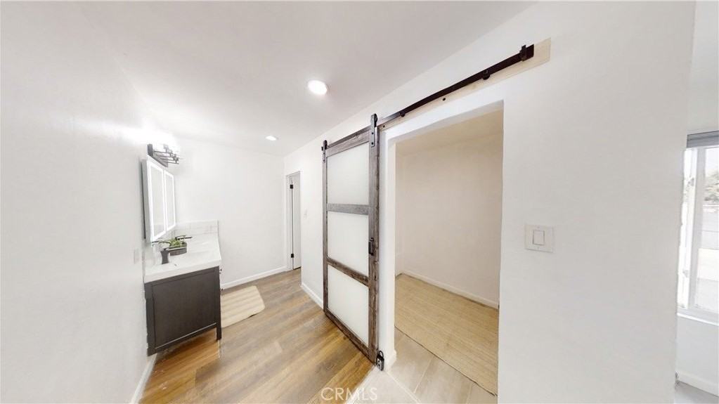 1030 W Macarthur Blvd #10 - Photo 7 of 21