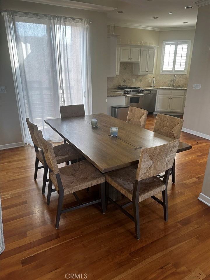 425 11th St - Photo 6 of 26