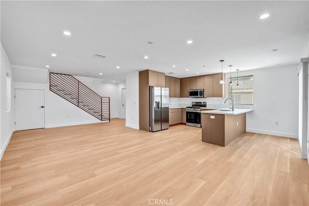 18221 Chatsworth St #A - Photo 3 of 26