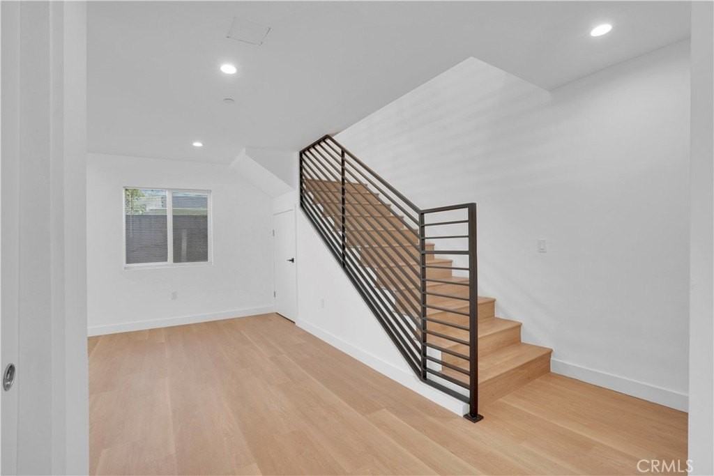 18221 Chatsworth St #A - Photo 7 of 26