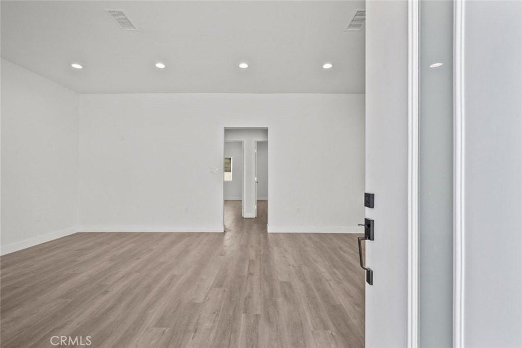 8443 Colbath Ave - Photo 3 of 20