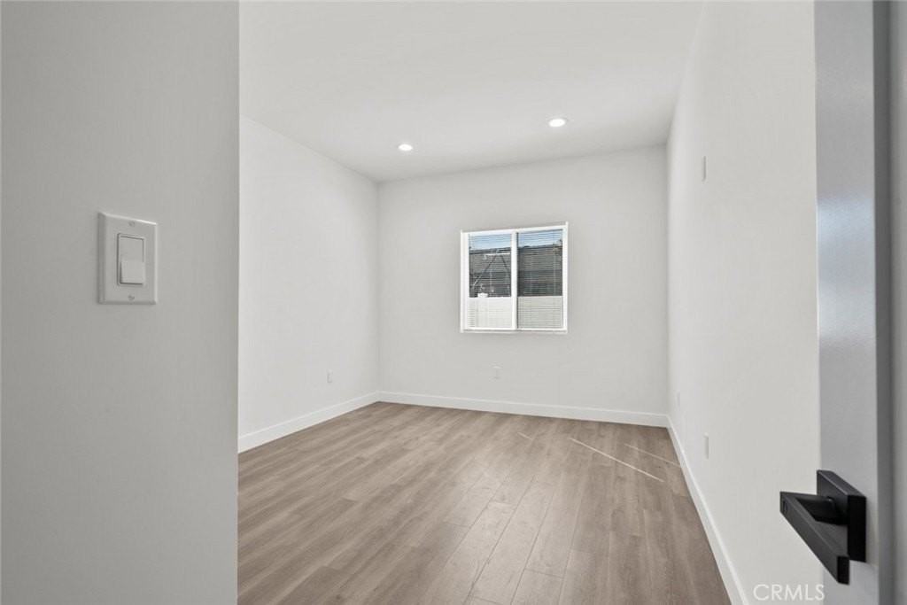 8443 Colbath Ave - Photo 7 of 20