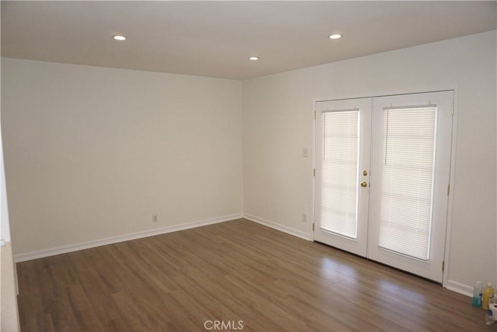 7633 Enfield Ave - Photo 3 of 21