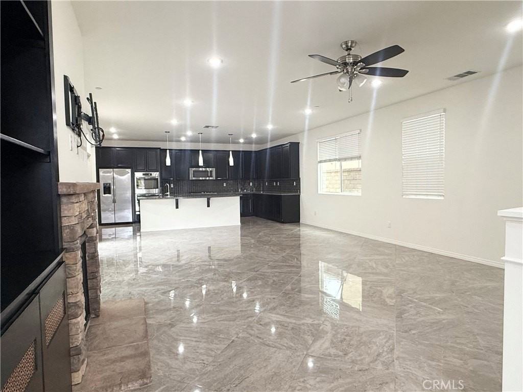 28623 Parkside Dr - Photo 3 of 50