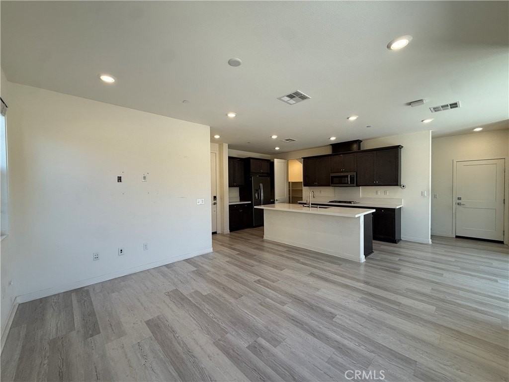 2317 Sunflower Ct - Photo 2 of 16