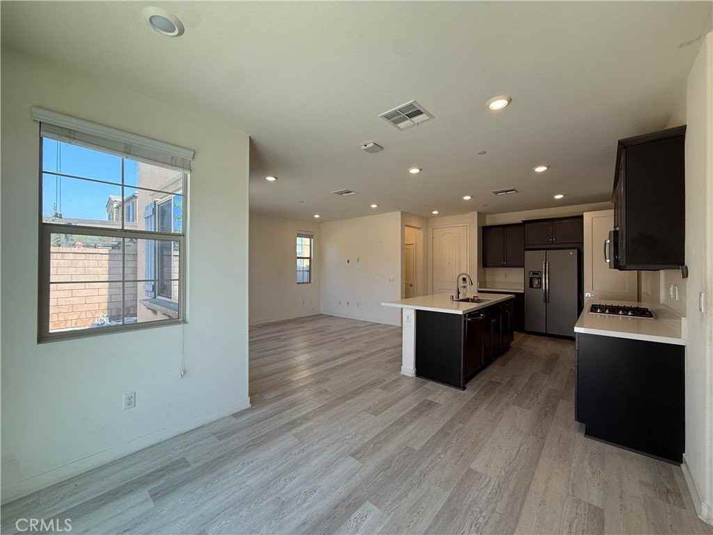 2317 Sunflower Ct - Photo 3 of 16