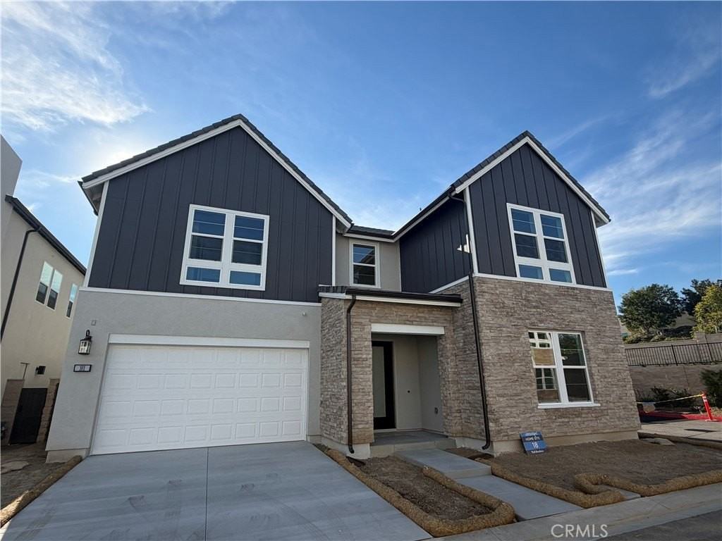 101 Chapman - Photo 3 of 42