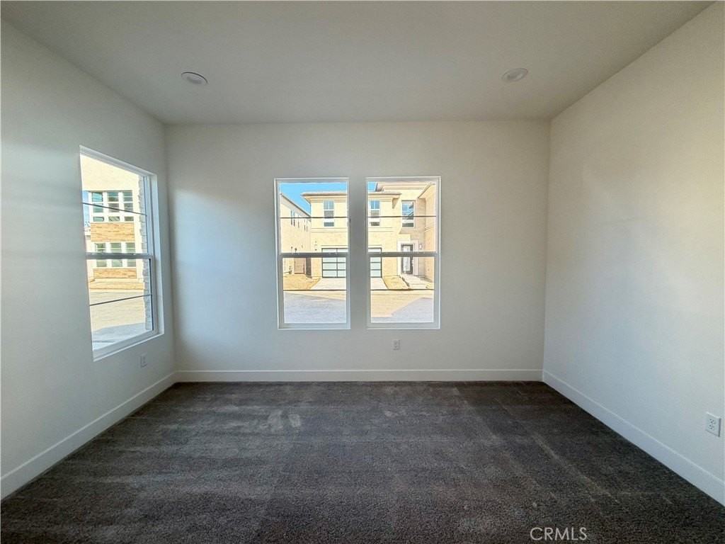 101 Chapman - Photo 5 of 42