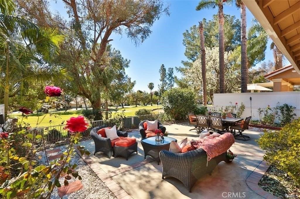 1392 Augusta Dr - Photo 4 of 4