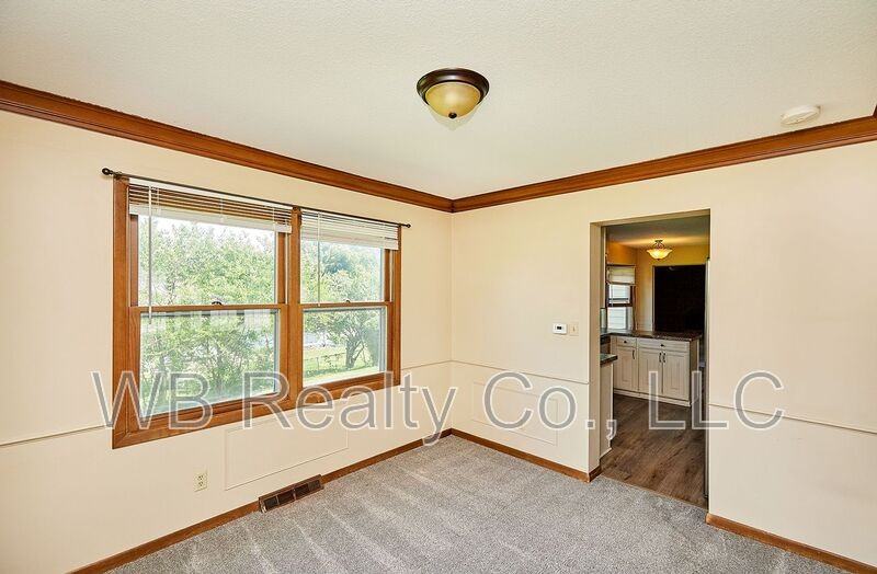 2101 Pleasant St - Photo 5 of 30