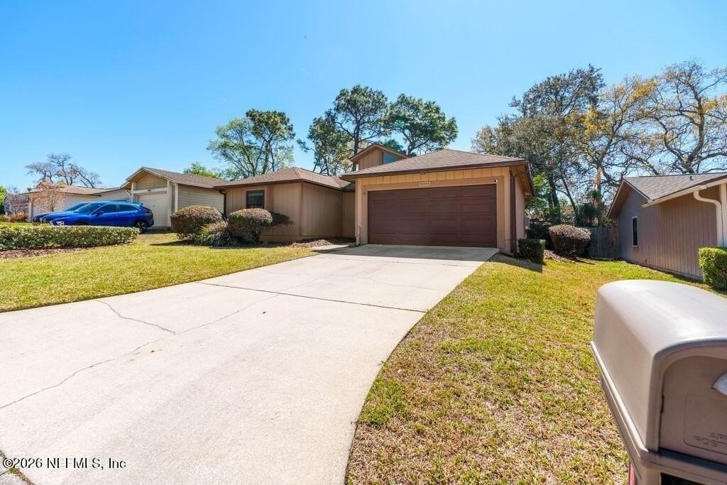 8066 Le Havre Dr N - Photo 2 of 29