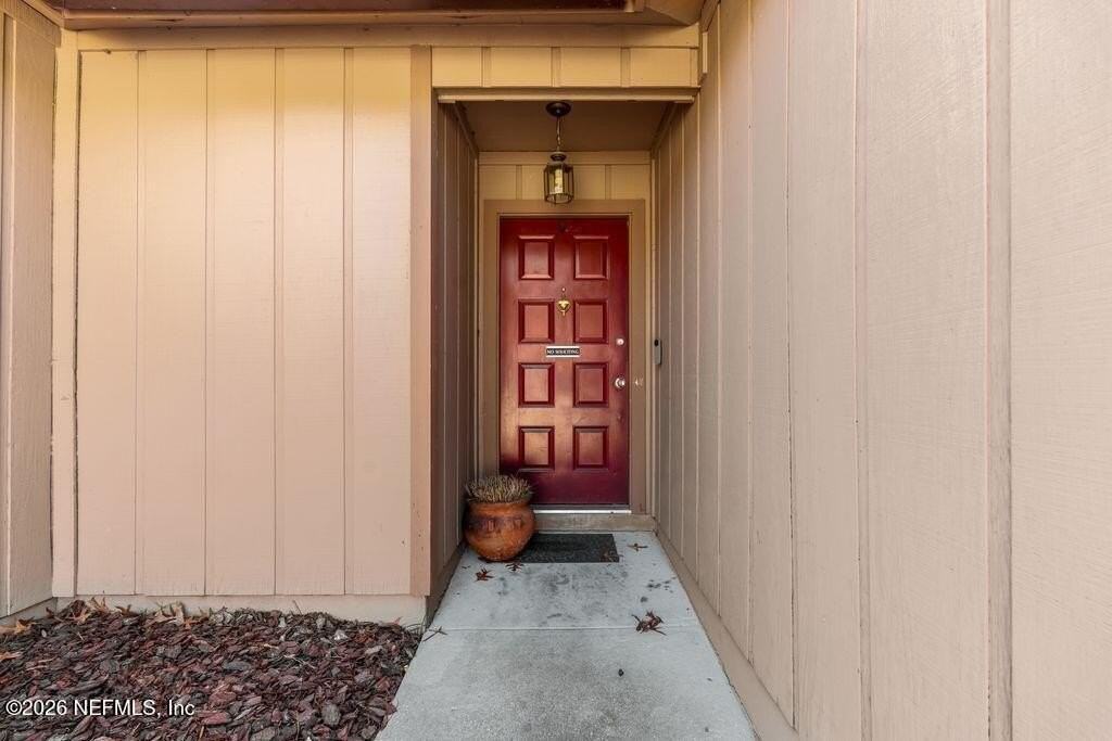 8066 Le Havre Dr N - Photo 3 of 29