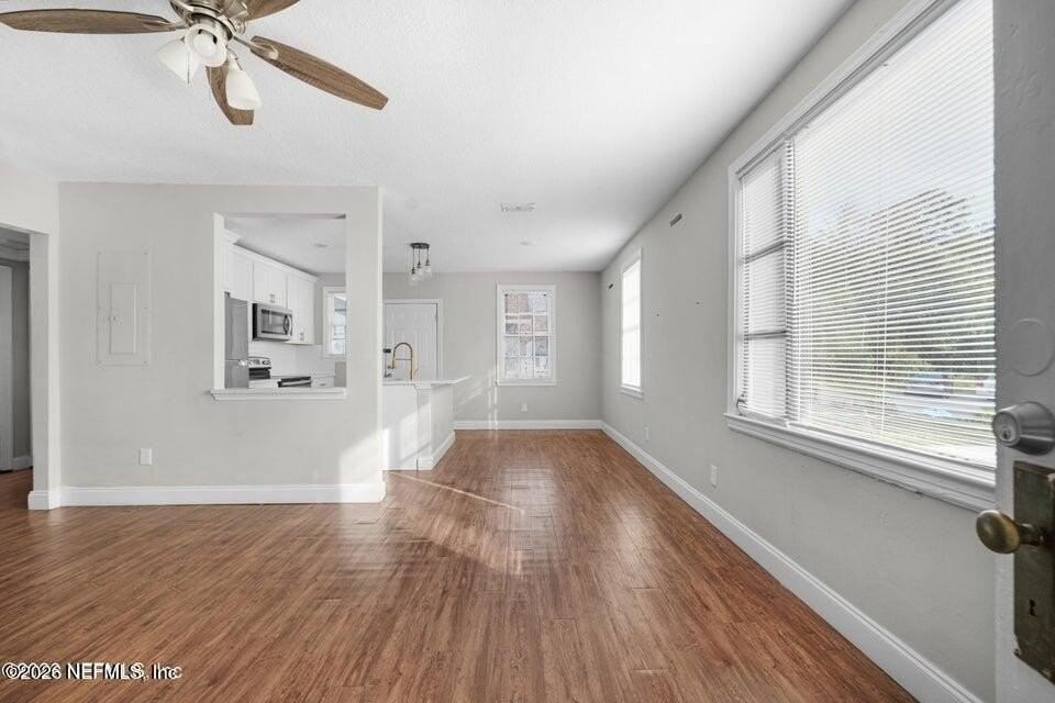 2981 Ernest St - Photo 2 of 9