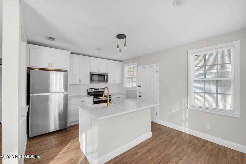 2981 Ernest St - Photo 4 of 9