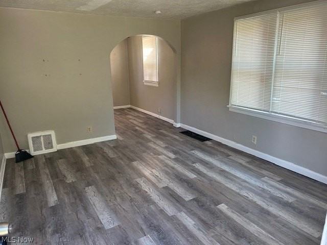 1736 Spring Ave Ne - Photo 7 of 7