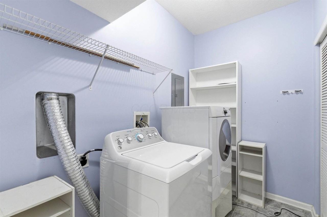 7728 Essex Gate Dr S - Photo 7 of 41