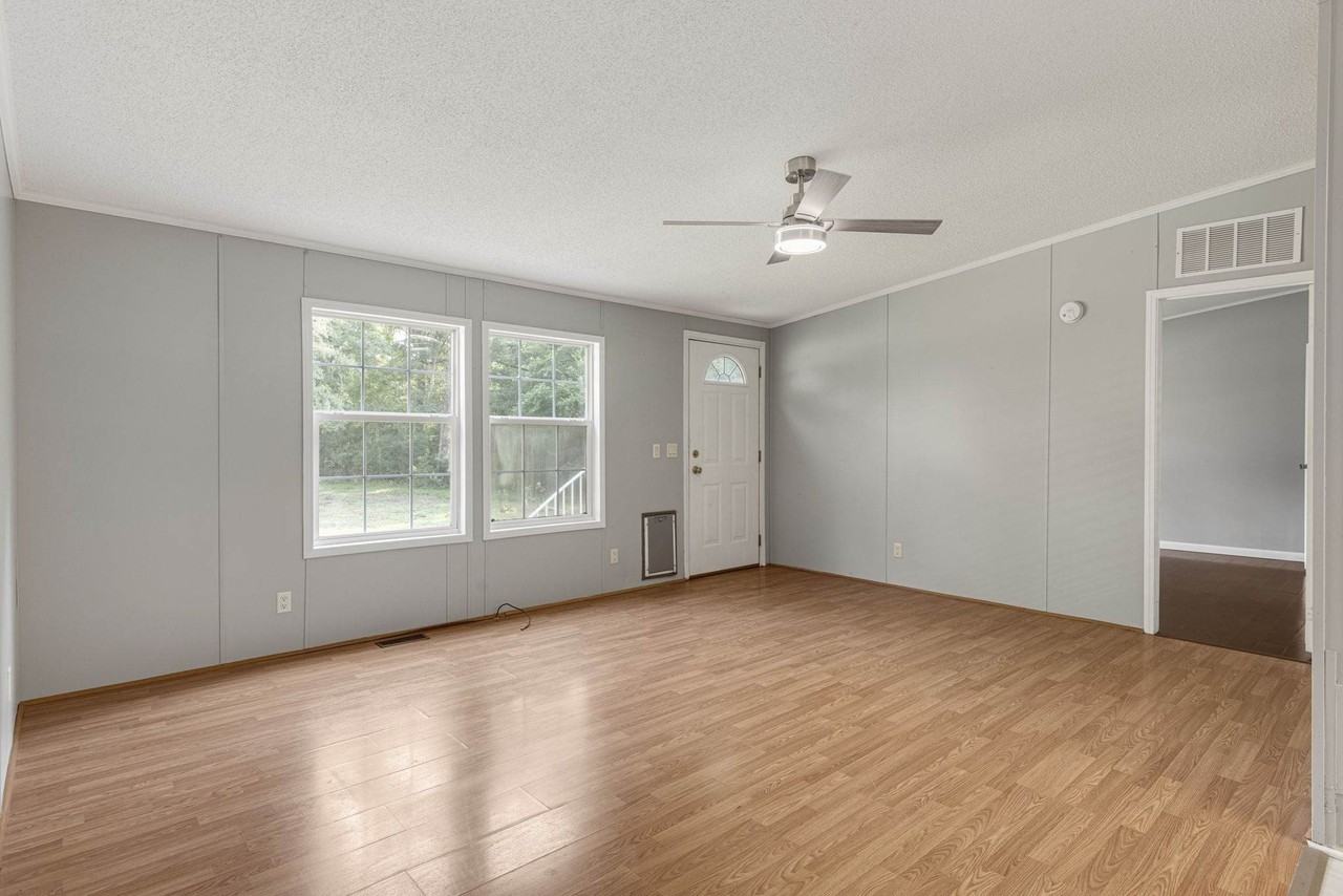 113 Simon Latour Rd - Photo 3 of 20