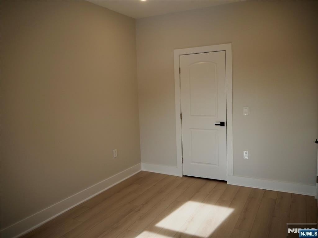 1205 Hillside Pl - Photo 6 of 21