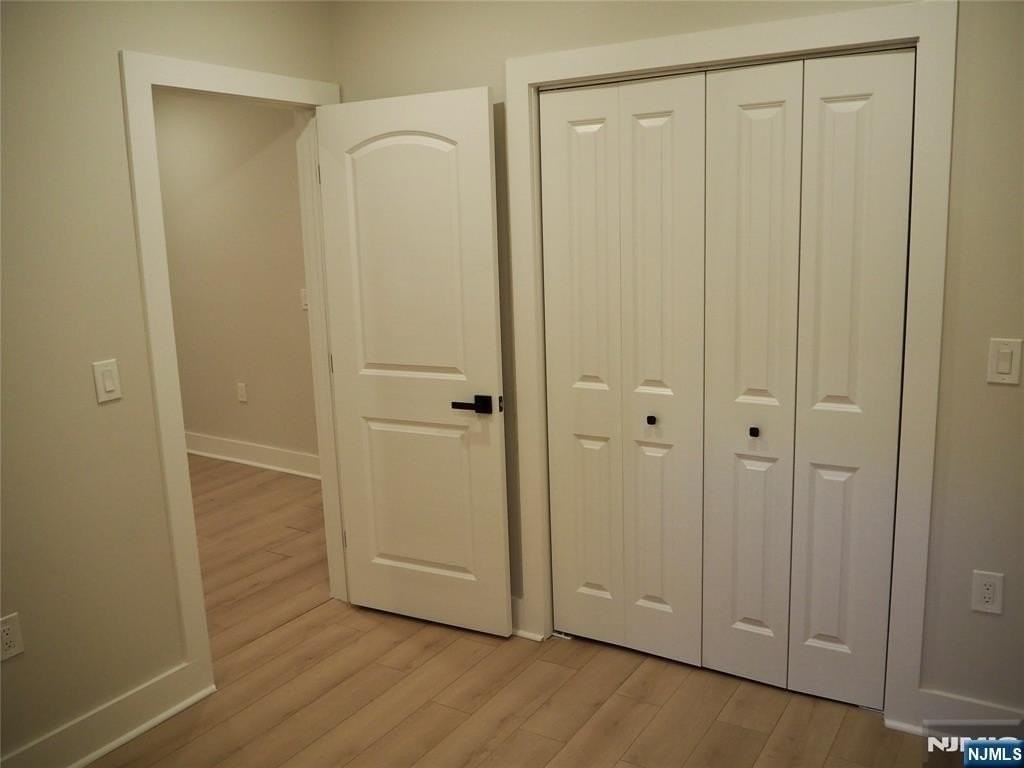 1205 Hillside Pl - Photo 5 of 13