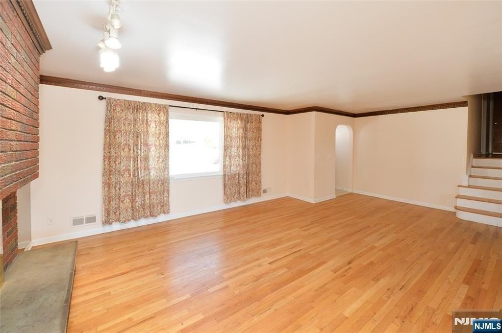 79 Grand Blvd - Photo 6 of 32