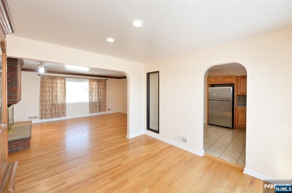 79 Grand Blvd - Photo 7 of 32