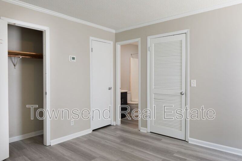5849 - Photo 7 of 20