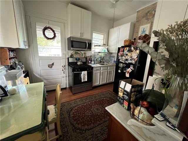 620 Webster St - Photo 7 of 9