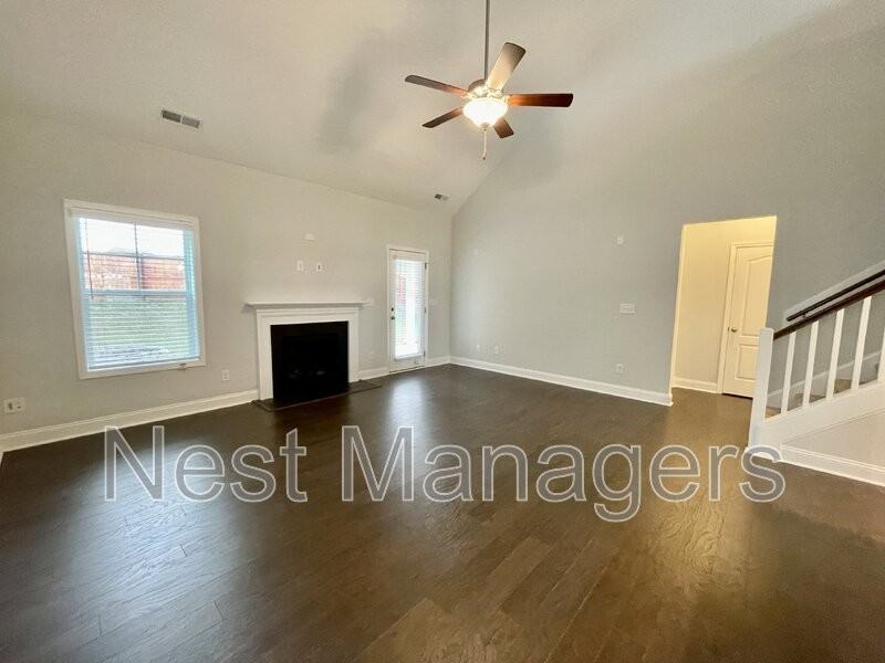 155 Cromwell Ct - Photo 7 of 33