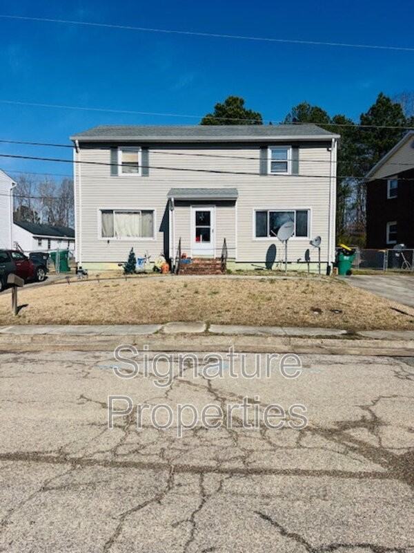 2249 Dellrose Dr #B - Photo 2 of 32