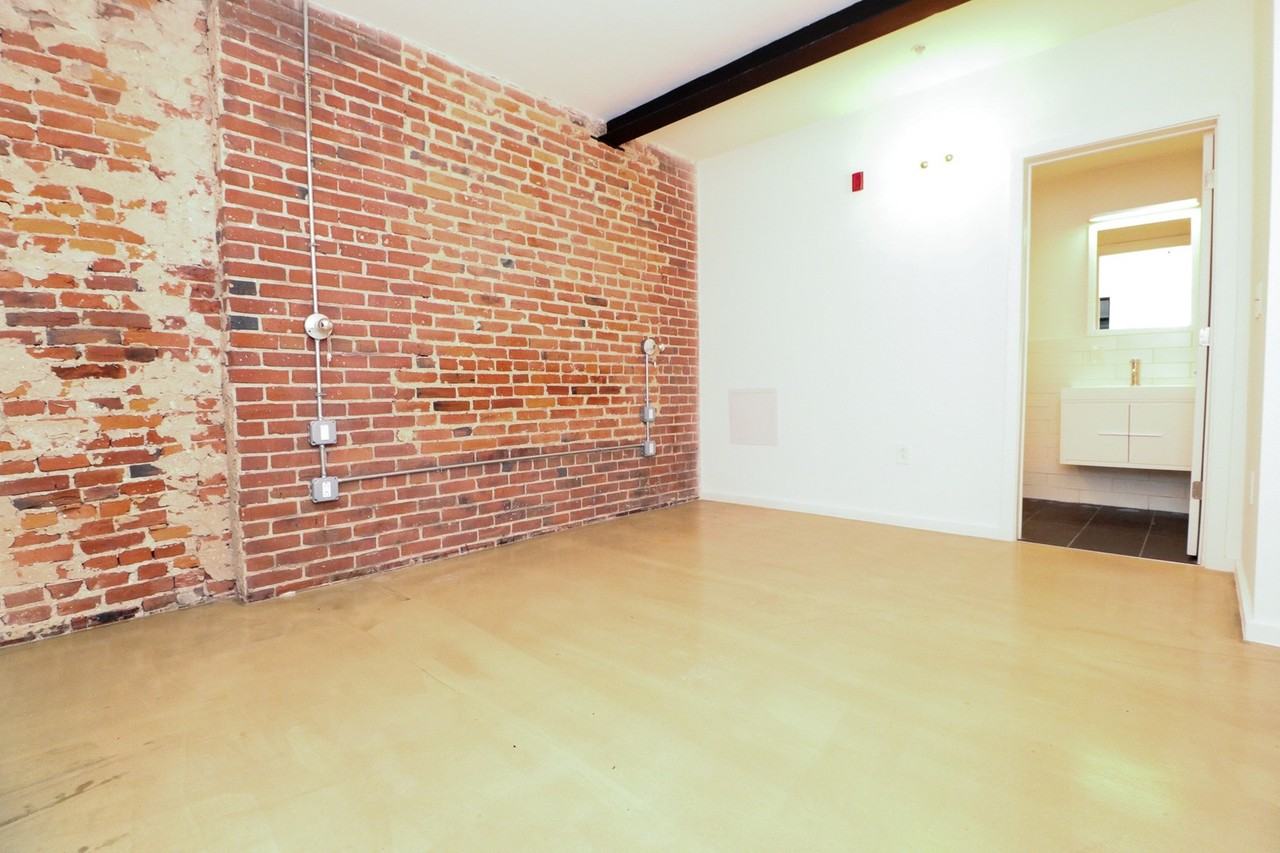 G8One - Residential - Photo 7 of 50